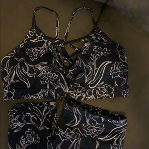 Size small active wear set
